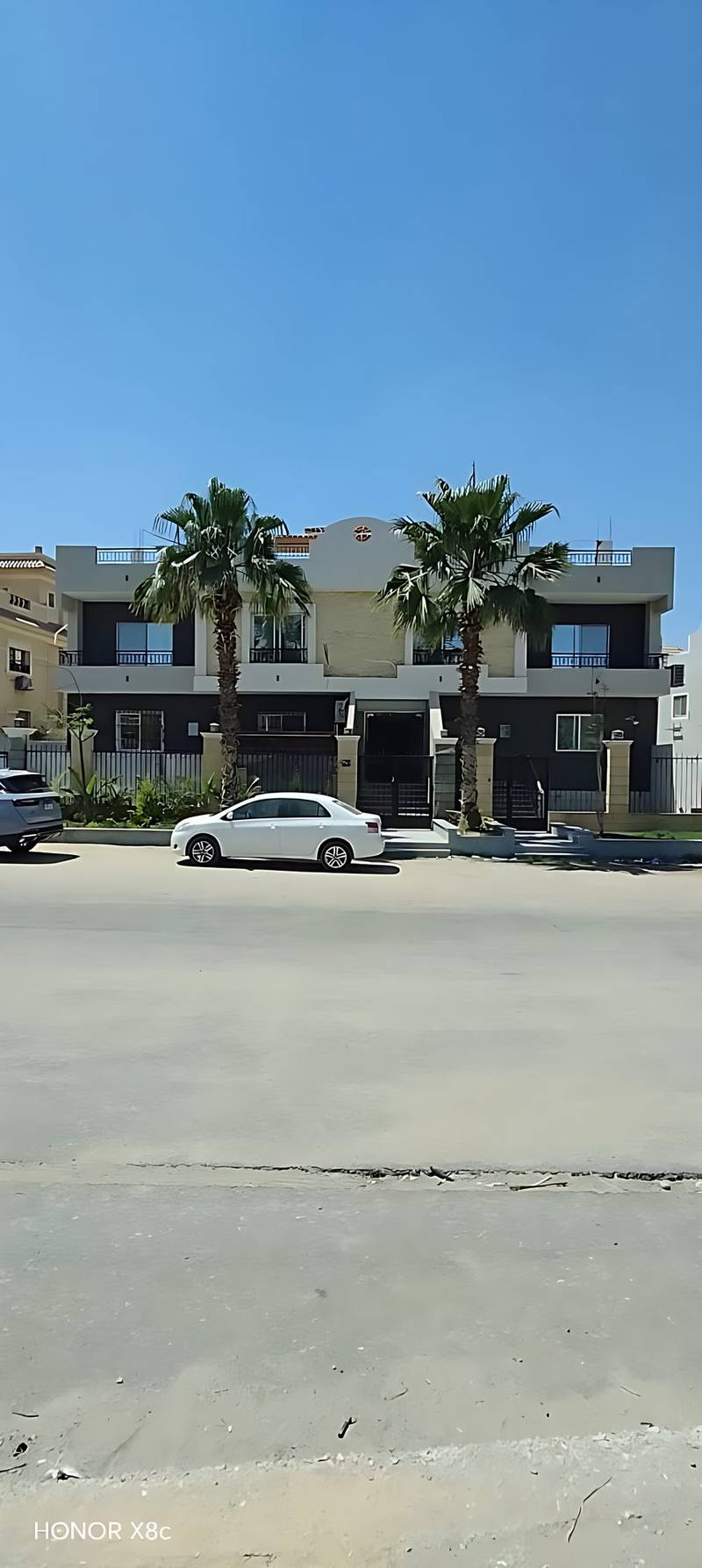 بيزمنت للبيع في الحي التاسع علي شارع البستان الرئيسي