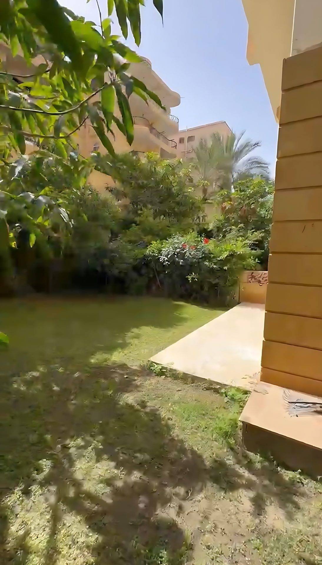 بيزمنت للبيع في السياحية الرابعة تشطيب سوبر لوكس 