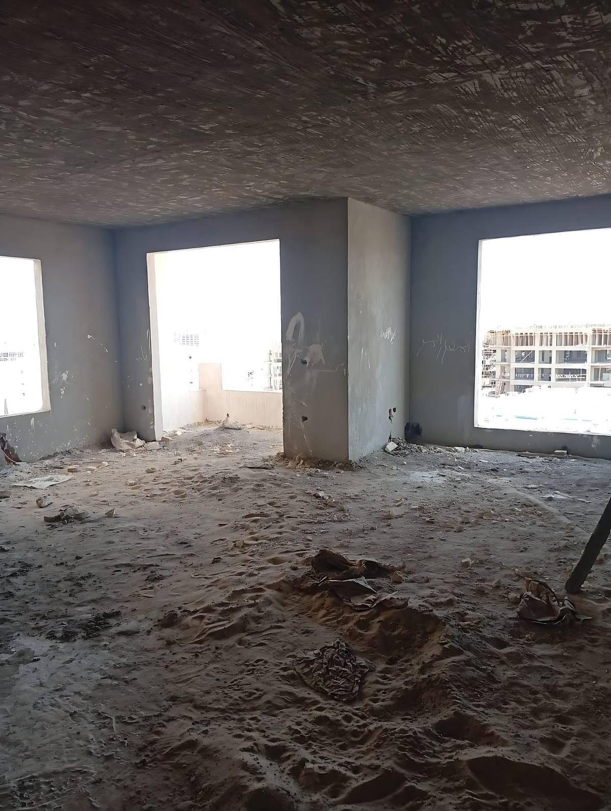 شقة فاخرة للبيع في كمبوند زايد هايتس