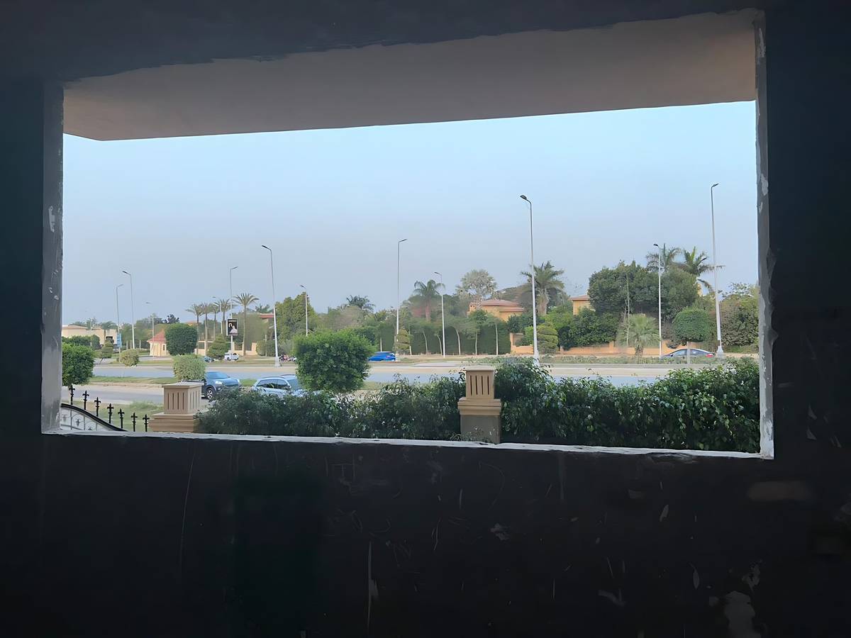 دوبلكس للبيع في الحي السابع الشيخ زايد نصف تشطيب