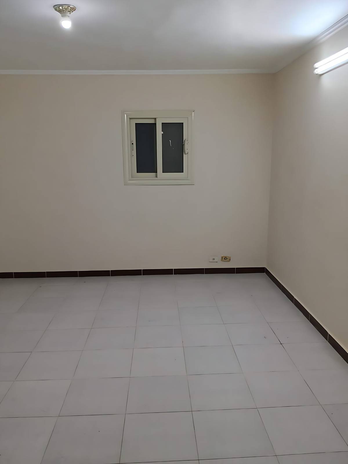 فرصة مميزة للسكن العائلي في وحدة بحري بالكامل بواجهة وإطلالة مباشرة ومفتوحة على اللاندسكيب.