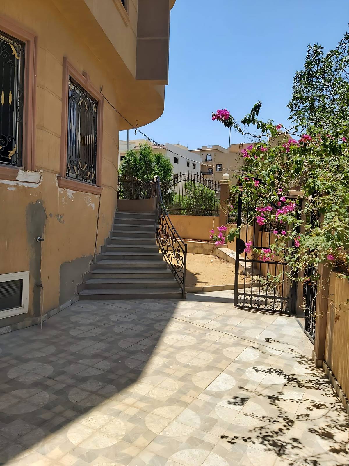 شقة مميزة للإيجار – الحي الثامن