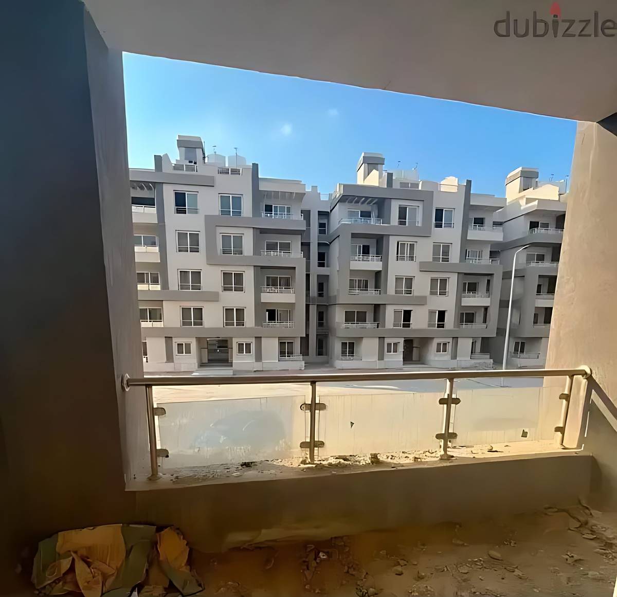 شقة فاخرة للبيع في كمبوند جامعة القاهرة