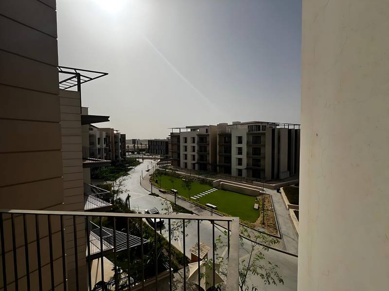 بنتهاوس للبيع في كمبوند (Six West) بيفرلي هيلز – الشيخ زايد