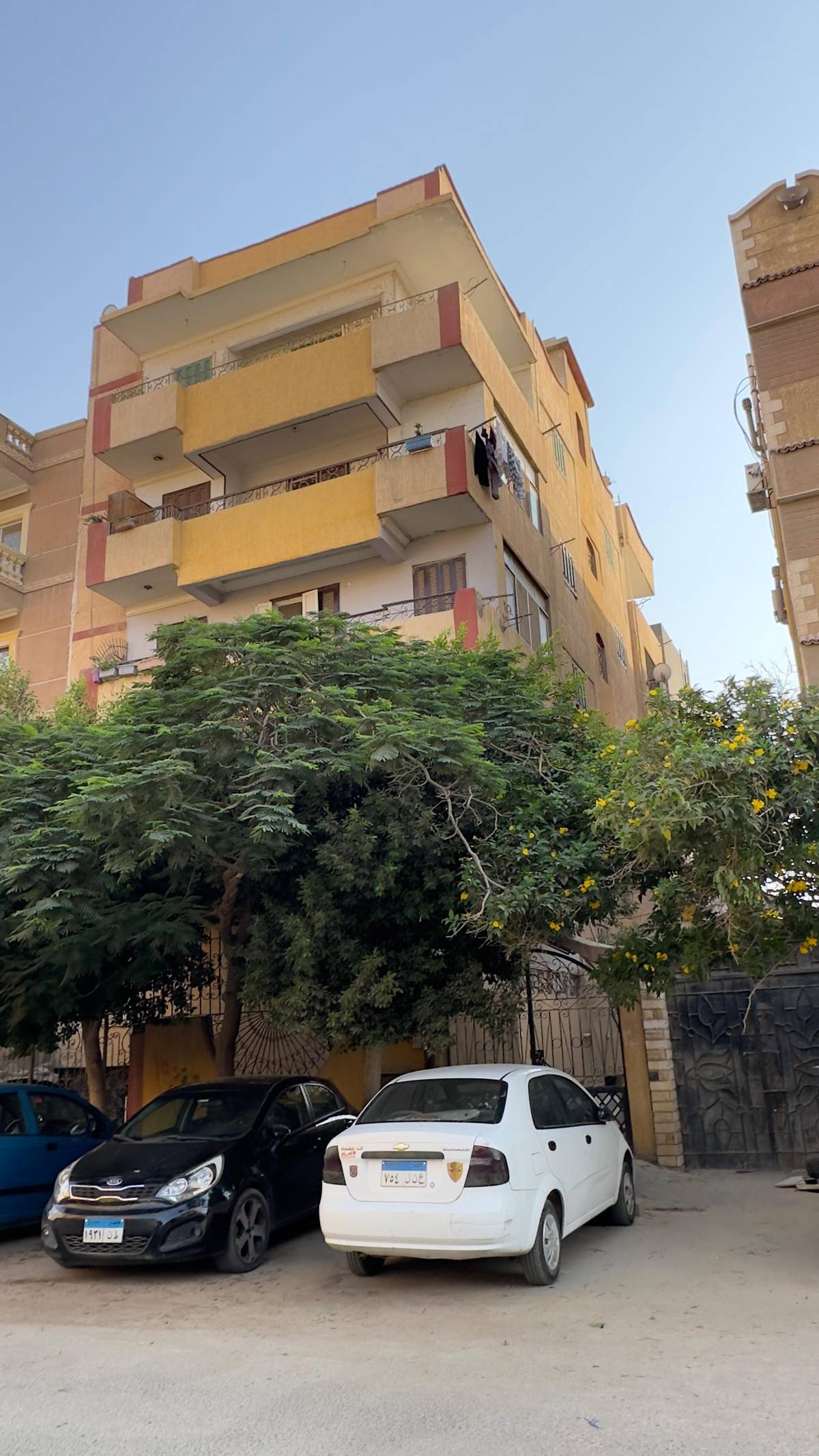 عمارة للبيع في الحي الخامس – المجاورة الرابعة – 6 أكتوبر
