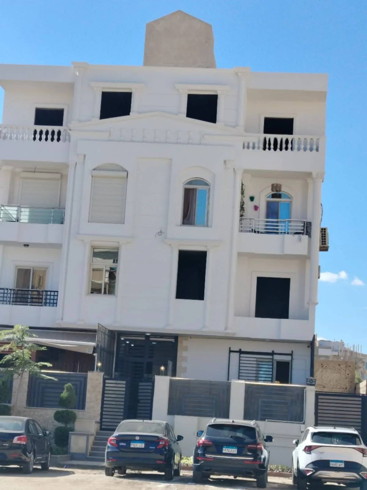 Roof for sale in the Seventh District, the center of the district, 185 meters